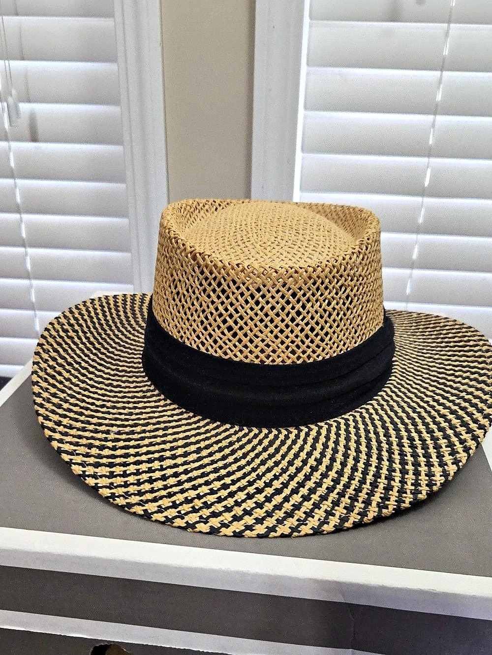 J Hats Straw Hat in Tan & Black Like New